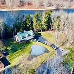 The River House With Hot Tub