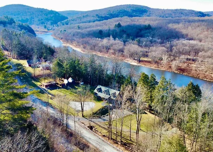 The River House With Hot Tub