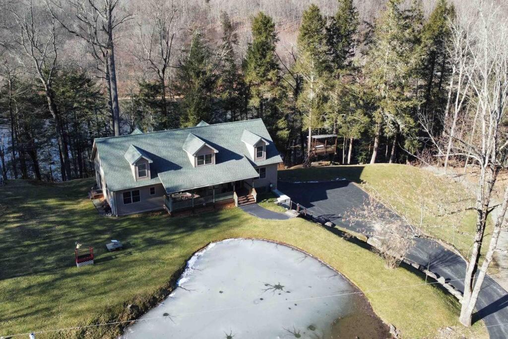 The River House With Hot Tub