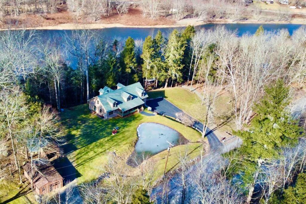 The River House With Hot Tub Equinunk